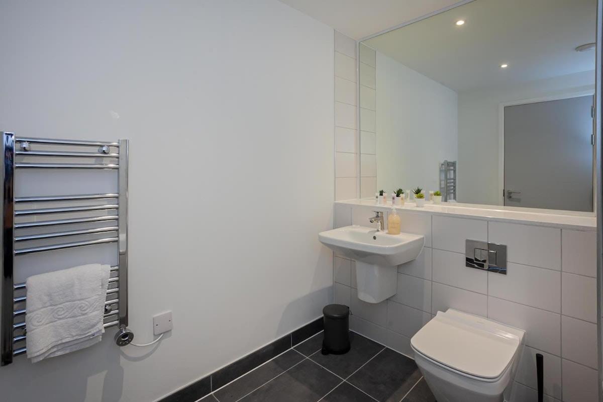 Spacious 2 Bed Apartment In Central Manchester Esterno foto